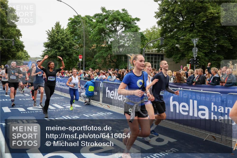 30.06.2024 - hella hamburg halbmarathon Michael Strokosch http://msf.ph/oto/6416054 30.06.2024 11:11:22 Ziel 851, 1538, 2595, 4327, 5117, 6173, 6202, 8035, 8037, 8156, 8158, 8184, 8384, 8903, 9031, 10532, 10535, 11867, 13174, 13184, 13270 meine-sportfotos.de