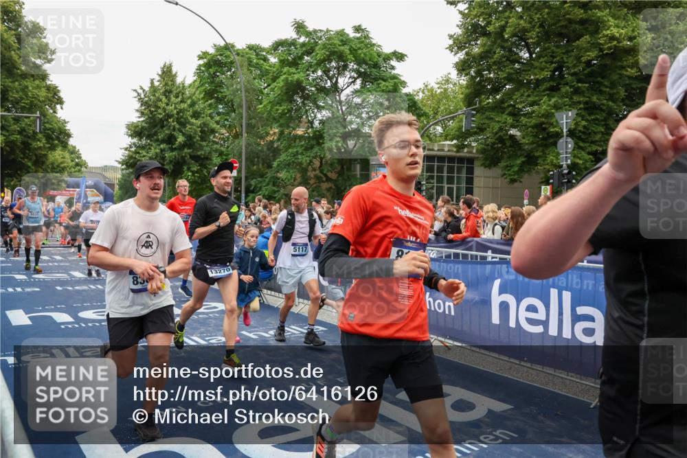 30.06.2024 - hella hamburg halbmarathon Michael Strokosch http://msf.ph/oto/6416126 30.06.2024 11:11:25 Ziel 538, 831, 851, 4258, 4327, 5117, 6173, 6202, 7466, 8035, 8037, 8156, 8158, 8184, 8384, 8903, 9031, 9891, 9905, 11140, 12554, 13184, 13270 meine-sportfotos.de