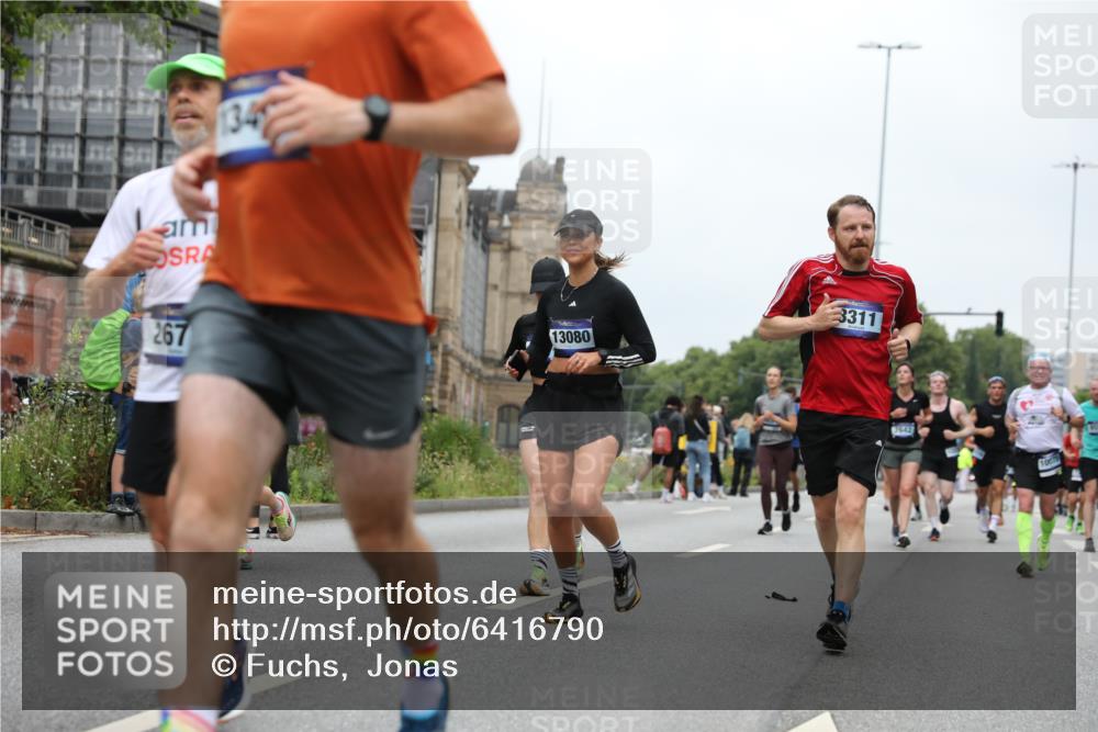 30.06.2024 - hella hamburg halbmarathon Fuchs,  Jonas http://msf.ph/oto/6416790 30.06.2024 11:13:18 20KM 610, 1937, 2422, 2548, 2672, 3774, 4011, 4205, 4297, 4325, 4359, 6220, 6221, 6419, 6583, 7126, 7342, 7347, 7642, 8031, 8311, 8339, 8440, 8943, 9310, 9555, 10075, 10448, 10954, 11071, 11073, 11145, 11198, 11203, 11204, 11289, 11324, 11426, 11718, 13080, 13082, 13215, 13216, 13405, 13438 meine-sportfotos.de