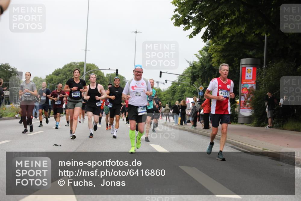 30.06.2024 - hella hamburg halbmarathon Fuchs,  Jonas http://msf.ph/oto/6416860 30.06.2024 11:13:20 20KM 610, 1937, 2422, 2446, 2548, 2672, 3774, 4011, 4205, 4297, 4325, 4359, 6220, 6221, 6419, 6583, 7126, 7342, 7347, 7642, 8031, 8311, 8440, 8943, 9310, 9555, 10075, 10448, 10954, 11035, 11071, 11073, 11145, 11198, 11203, 11204, 11289, 11324, 11718, 13080, 13082, 13144, 13215, 13216, 13405, 13438 meine-sportfotos.de