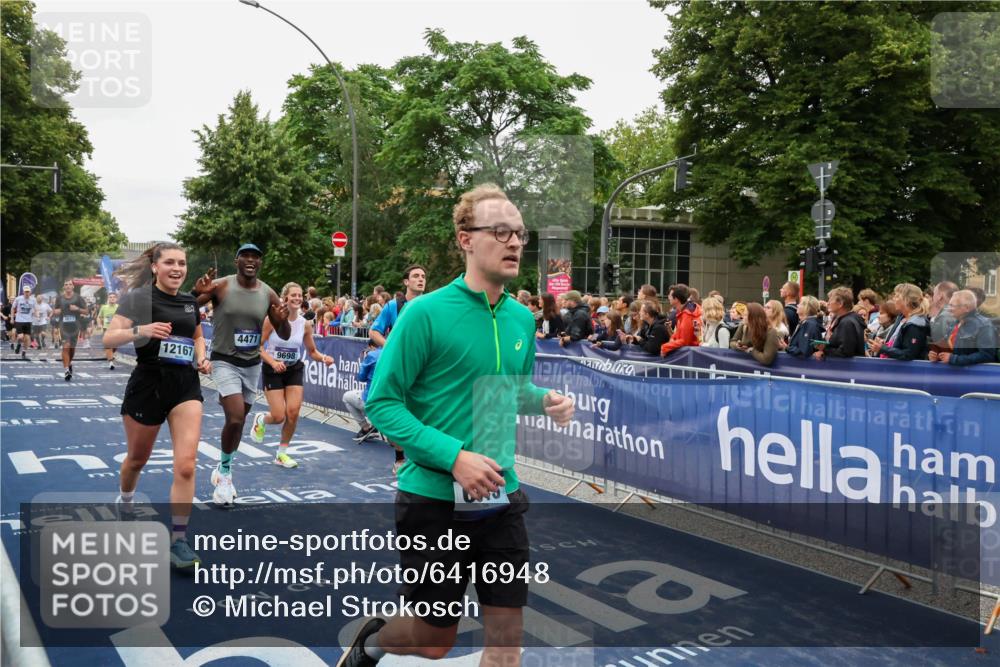 30.06.2024 - hella hamburg halbmarathon Michael Strokosch http://msf.ph/oto/6416948 30.06.2024 11:11:53 Ziel 1268, 2194, 2817, 4471, 6414, 6513, 7174, 9698, 9892, 10445, 10768, 12167 meine-sportfotos.de