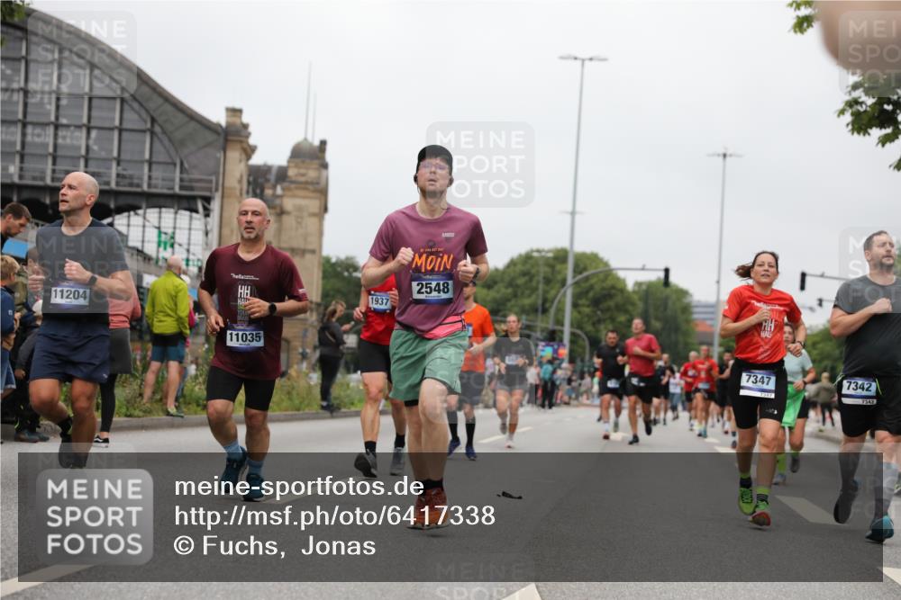 30.06.2024 - hella hamburg halbmarathon Fuchs,  Jonas http://msf.ph/oto/6417338 30.06.2024 11:13:24 20KM 556, 610, 1937, 2422, 2446, 2548, 2672, 3774, 4011, 4205, 4297, 4325, 4359, 5263, 6220, 6221, 6419, 7126, 7342, 7347, 7642, 8031, 8311, 8440, 8943, 9163, 9310, 9555, 10075, 10954, 11035, 11071, 11073, 11145, 11203, 11204, 11324, 11718, 12159, 13080, 13082, 13144, 13215, 13216, 13405, 13438 meine-sportfotos.de