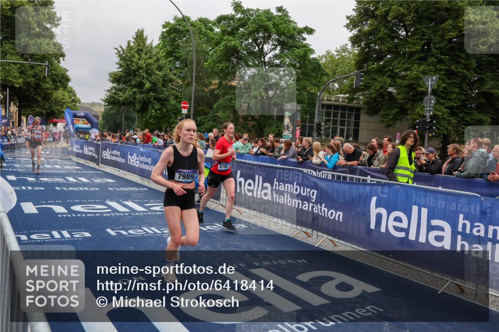 30.06.2024 - hella hamburg halbmarathon Michael Strokosch http://msf.ph/oto/6418414 30.06.2024 10:41:12 Ziel 5767, 6651, 7989, 9642, 11401, 12027 meine-sportfotos.de