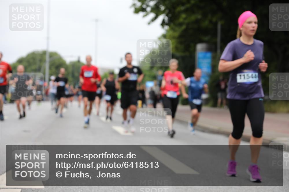 30.06.2024 - hella hamburg halbmarathon Fuchs,  Jonas http://msf.ph/oto/6418513 30.06.2024 11:13:33 20KM 556, 830, 1937, 2446, 2548, 2672, 2833, 3060, 3544, 3774, 4011, 4297, 4359, 4482, 4519, 5263, 5405, 5922, 6220, 6221, 7342, 7347, 7642, 7818, 8311, 8440, 9163, 9310, 9555, 10075, 11035, 11203, 11204, 11324, 11325, 11544, 11714, 11998, 12159, 12175, 13080, 13144, 13215, 13216 meine-sportfotos.de