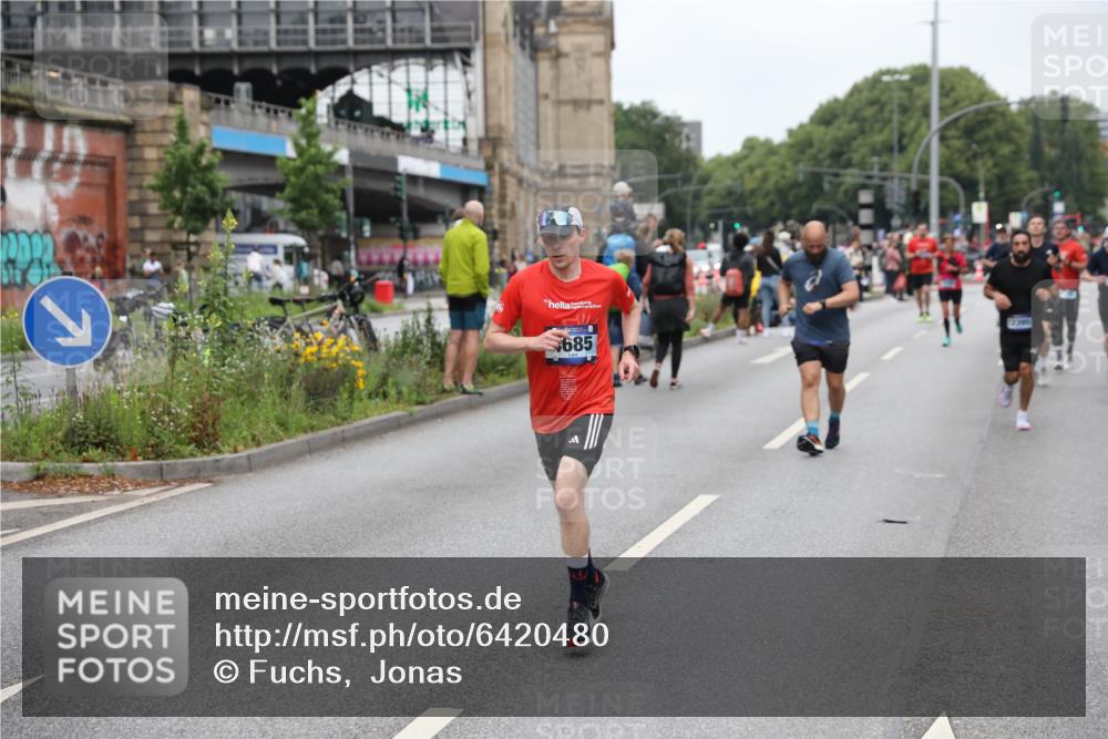 30.06.2024 - hella hamburg halbmarathon Fuchs,  Jonas http://msf.ph/oto/6420480 30.06.2024 11:14:01 20KM 2288, 2288, 2972, 3520, 3766, 3828, 4189, 4262, 4357, 4682, 4685, 6161, 6711, 6758, 6797, 7120, 7297, 7842, 7844, 8310, 10357, 10729, 11715, 11984, 12061, 12246, 12341, 12395, 13020 meine-sportfotos.de