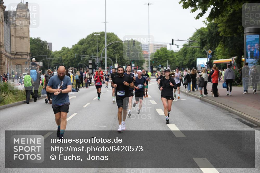 30.06.2024 - hella hamburg halbmarathon Fuchs,  Jonas http://msf.ph/oto/6420573 30.06.2024 11:14:03 20KM 2288, 2288, 2972, 3520, 3766, 4189, 4262, 4357, 4682, 4685, 5687, 6161, 6711, 6797, 7120, 7297, 7842, 7844, 8310, 9398, 10357, 10729, 11715, 11984, 12341, 12395, 13020 meine-sportfotos.de