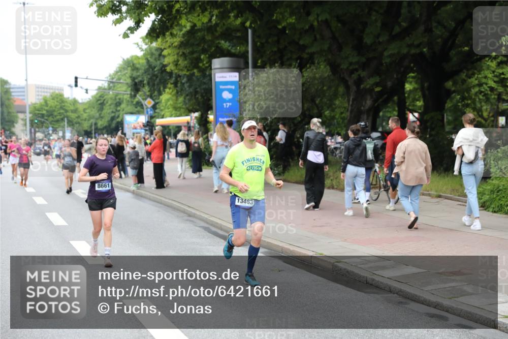 30.06.2024 - hella hamburg halbmarathon Fuchs,  Jonas http://msf.ph/oto/6421661 30.06.2024 11:14:17 20KM 1976, 2083, 2187, 2288, 2288, 2433, 2716, 2762, 3520, 3766, 3843, 4189, 4357, 4682, 4692, 5687, 6161, 6777, 6797, 7100, 8163, 8661, 9398, 9912, 9935, 10729, 12395, 13463 meine-sportfotos.de