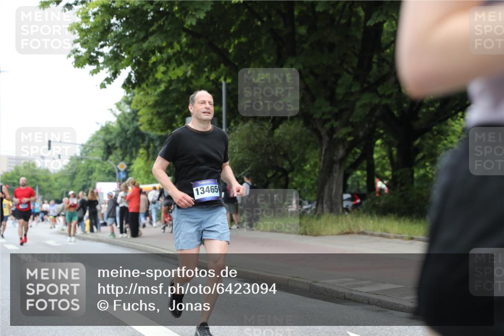 30.06.2024 - hella hamburg halbmarathon Fuchs,  Jonas http://msf.ph/oto/6423094 30.06.2024 11:14:38 20KM 1049, 1486, 1610, 1712, 1731, 1772, 1916, 1976, 2083, 2716, 2762, 2821, 2852, 3378, 3541, 3542, 3738, 3843, 6576, 6777, 6996, 8901, 9047, 9159, 9651, 9753, 10093, 10106, 10116, 11418, 11783, 11838, 13465 meine-sportfotos.de