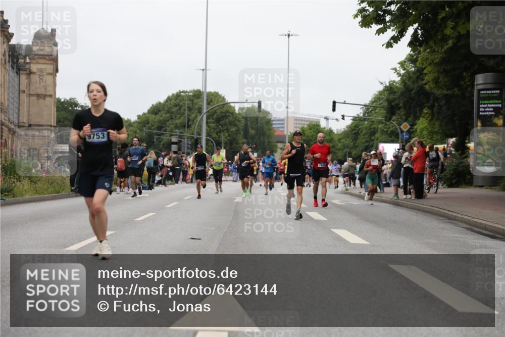 30.06.2024 - hella hamburg halbmarathon Fuchs,  Jonas http://msf.ph/oto/6423144 30.06.2024 11:14:39 20KM 1049, 1486, 1610, 1712, 1731, 1772, 1916, 1976, 2083, 2716, 2821, 2852, 3378, 3541, 3542, 3738, 3843, 6576, 6777, 6996, 8901, 9047, 9159, 9651, 9753, 10093, 10106, 10116, 11398, 11418, 11783, 11838, 13465 meine-sportfotos.de