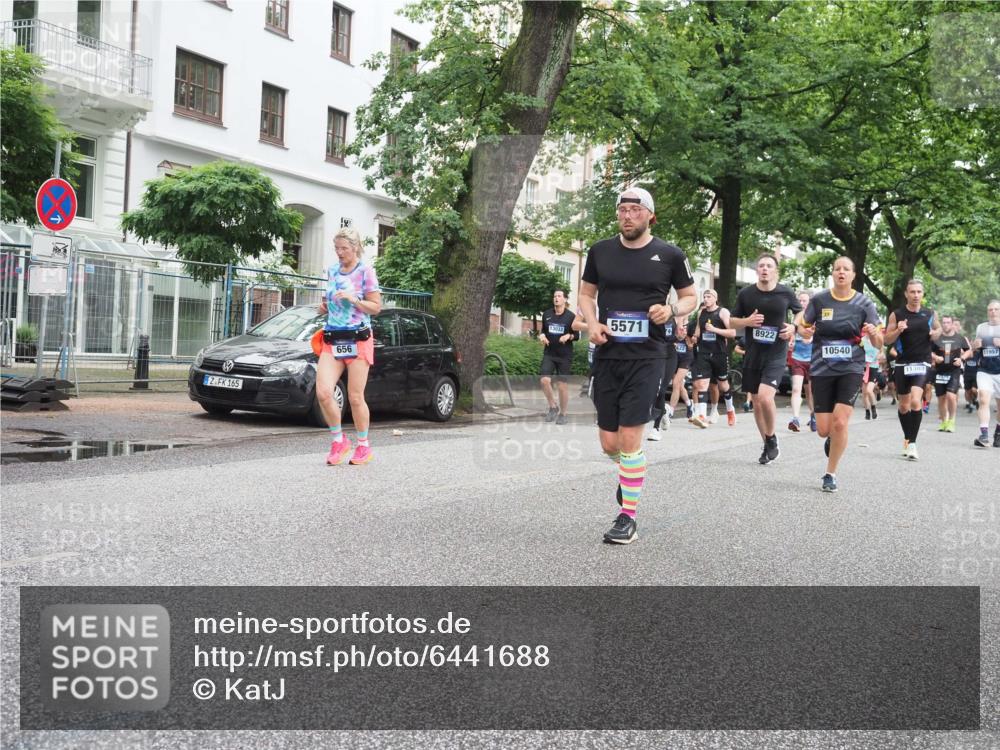 30.06.2024 - hella hamburg halbmarathon KatJ http://msf.ph/oto/6441688 30.06.2024 10:40:13 Laufen KM 15 656, 1190, 2084, 2100, 2188, 2230, 2691, 2726, 2728, 2740, 2741, 3124, 3534, 3622, 4004, 4842, 4881, 5133, 5190, 5571, 5712, 5713, 5888, 6410, 6644, 6887, 6993, 7233, 7236, 7289, 7733, 7838, 8100, 8156, 8158, 8241, 8452, 8555, 8573, 8574, 8615, 8754, 8922, 9192, 9363, 10105, 10464, 10540, 10717, 10774, 10903, 11303, 11585, 11957, 12004, 12486, 12502, 13032, 13059, 13095, 13267, 13357 meine-sportfotos.de
