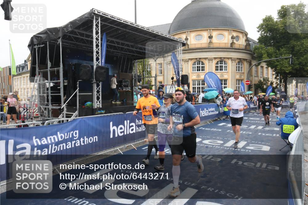 30.06.2024 - hella hamburg halbmarathon Michael Strokosch http://msf.ph/oto/6443271 30.06.2024 12:23:29 Ziel 766, 2558, 3909, 4155, 4156, 8471, 11866 meine-sportfotos.de