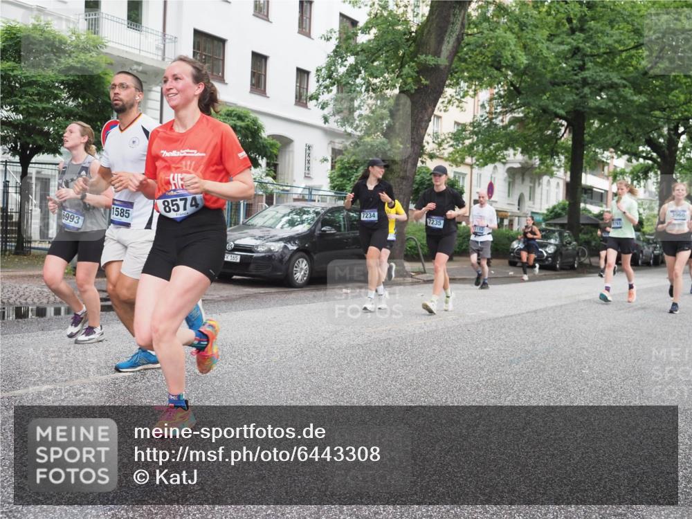 30.06.2024 - hella hamburg halbmarathon KatJ http://msf.ph/oto/6443308 30.06.2024 10:40:26 Laufen KM 15 2084, 2100, 2188, 2461, 2462, 2691, 2726, 2740, 2741, 2947, 3534, 3935, 3960, 3961, 4004, 4842, 4881, 5133, 5168, 5529, 5888, 6644, 6743, 6993, 7152, 7234, 7235, 7236, 7289, 7733, 8043, 8091, 8094, 8100, 8158, 8452, 8515, 8555, 8573, 8574, 8754, 9347, 9363, 10208, 10717, 10761, 10903, 11585, 11883, 12502, 13357, 13471 meine-sportfotos.de