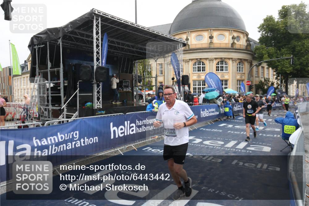 30.06.2024 - hella hamburg halbmarathon Michael Strokosch http://msf.ph/oto/6443442 30.06.2024 12:23:31 Ziel 766, 2558, 3909, 4155, 4156, 11866, 13470 meine-sportfotos.de