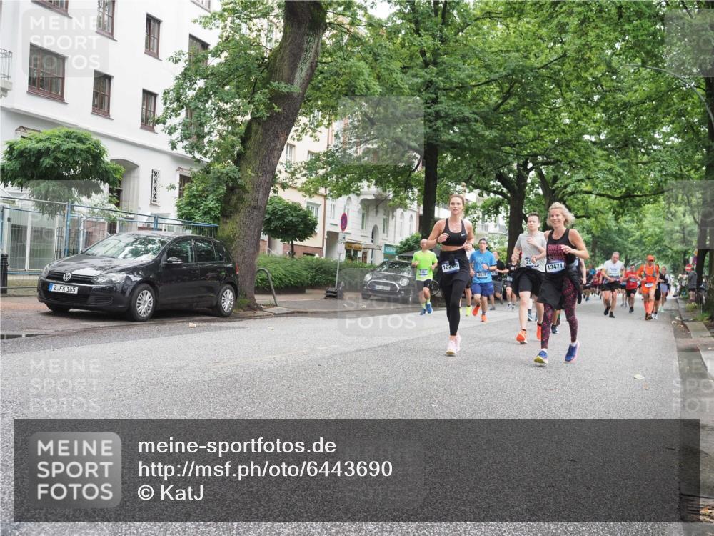 30.06.2024 - hella hamburg halbmarathon KatJ http://msf.ph/oto/6443690 30.06.2024 10:40:34 Laufen KM 15 1266, 1480, 2461, 2462, 2850, 2947, 3069, 3072, 3152, 3168, 3635, 3935, 3960, 3961, 5168, 5529, 6367, 6743, 6992, 7152, 7234, 7235, 7278, 7764, 8043, 8048, 8091, 8094, 8515, 9347, 9728, 9773, 10189, 10208, 10729, 10761, 11294, 11706, 11883, 12533, 13471 meine-sportfotos.de