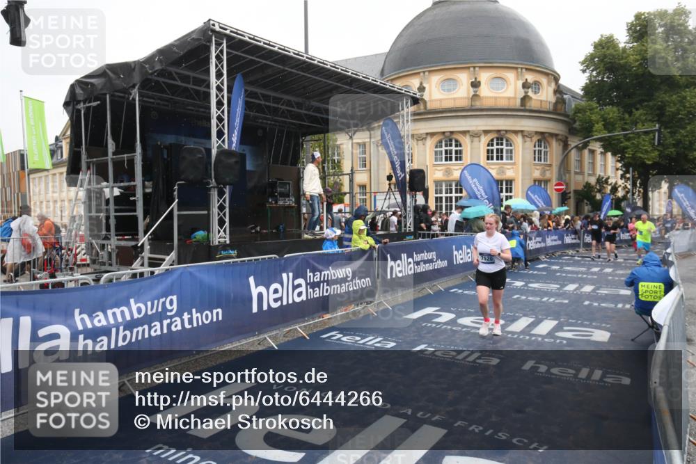 30.06.2024 - hella hamburg halbmarathon Michael Strokosch http://msf.ph/oto/6444266 30.06.2024 12:23:47 Ziel 1466, 3795, 7520, 7840 meine-sportfotos.de