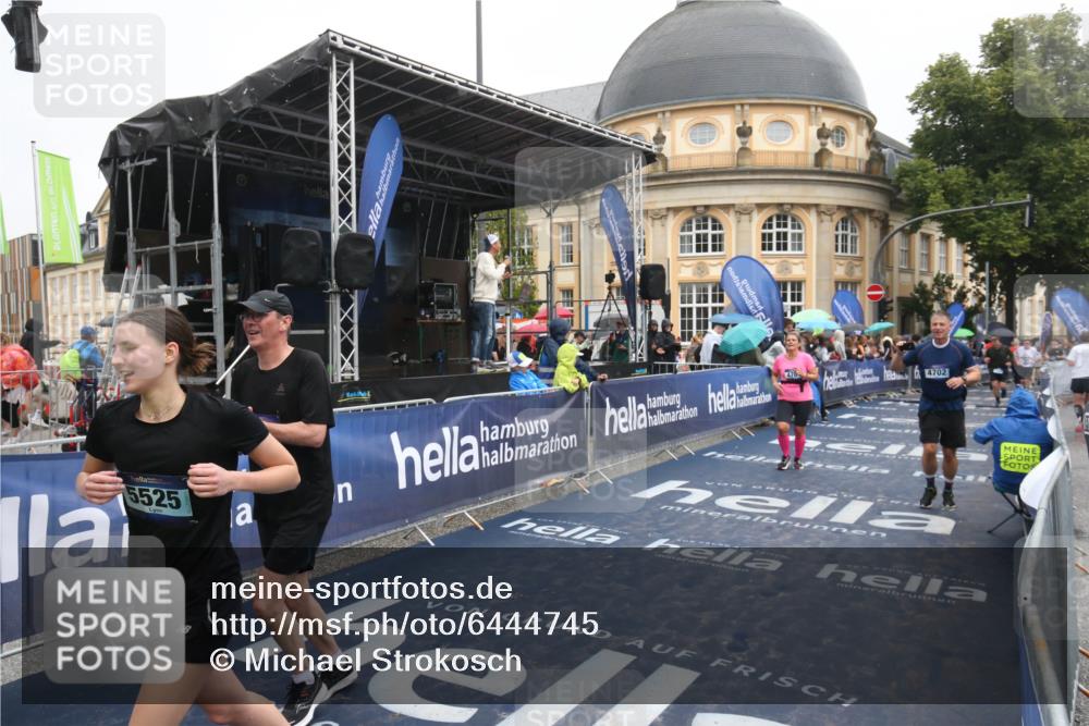 30.06.2024 - hella hamburg halbmarathon Michael Strokosch http://msf.ph/oto/6444745 30.06.2024 12:23:55 Ziel 1466, 4339, 4701, 4702, 5525, 5526 meine-sportfotos.de