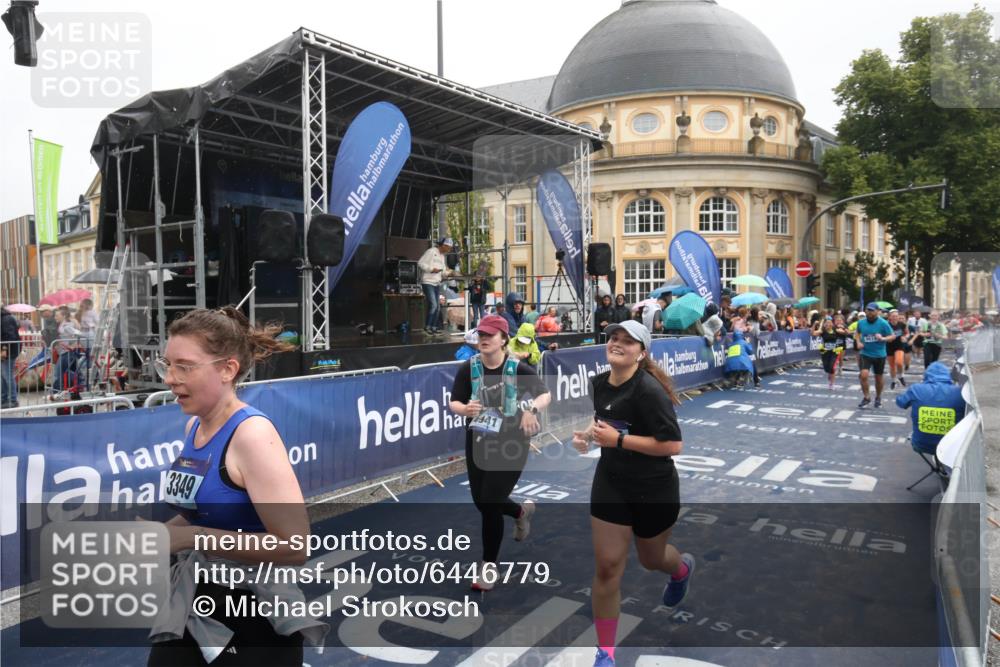 30.06.2024 - hella hamburg halbmarathon Michael Strokosch http://msf.ph/oto/6446779 30.06.2024 12:24:31 Ziel 3101, 3349, 3675, 4655, 4941, 5173, 5273, 7585, 8036, 8614, 9882, 10012, 10863 meine-sportfotos.de