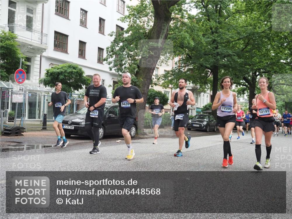 30.06.2024 - hella hamburg halbmarathon KatJ http://msf.ph/oto/6448568 30.06.2024 10:41:15 Laufen KM 15 732, 759, 761, 810, 1086, 1372, 1455, 1824, 1825, 2569, 3006, 3975, 3976, 4126, 4325, 4519, 4520, 4795, 4796, 4818, 4929, 5922, 5992, 6240, 6559, 6921, 7024, 7603, 7750, 8009, 8213, 8410, 8648, 8851, 9420, 9591, 10393, 10636, 10777, 10809, 11094, 11633, 11634, 11923, 12191, 12205, 12212, 12248, 12250, 13225, 13397 meine-sportfotos.de
