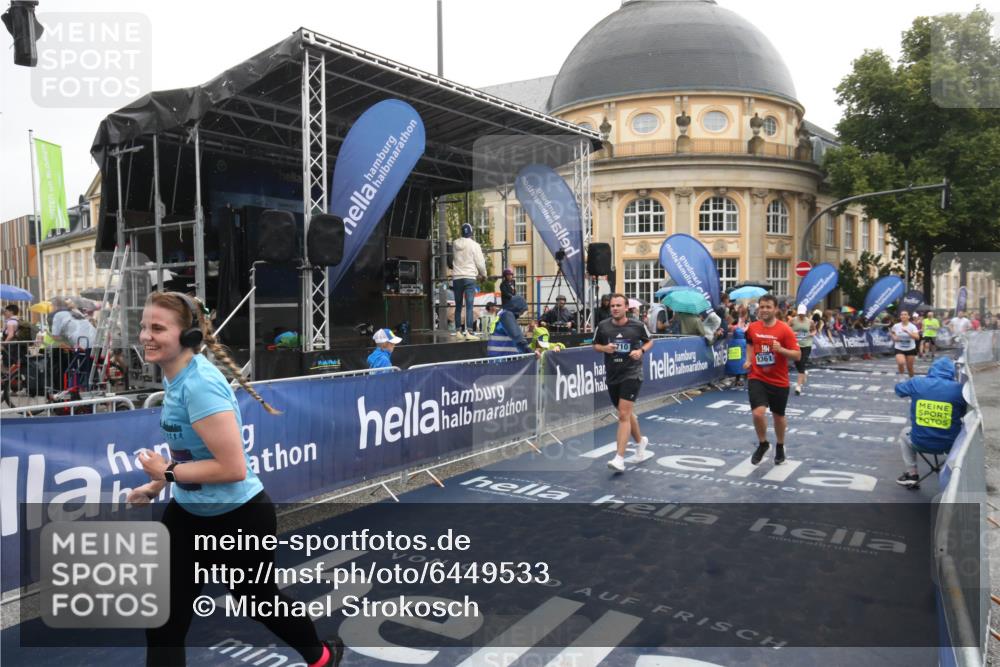 30.06.2024 - hella hamburg halbmarathon Michael Strokosch http://msf.ph/oto/6449533 30.06.2024 12:25:23 Ziel 5710, 7653, 8014, 8208, 9361, 9936 meine-sportfotos.de