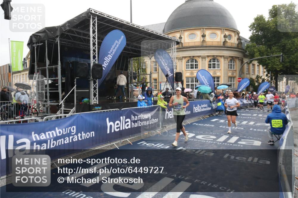 30.06.2024 - hella hamburg halbmarathon Michael Strokosch http://msf.ph/oto/6449727 30.06.2024 12:25:26 Ziel 5710, 7353, 7653, 8014, 9337, 9361 meine-sportfotos.de