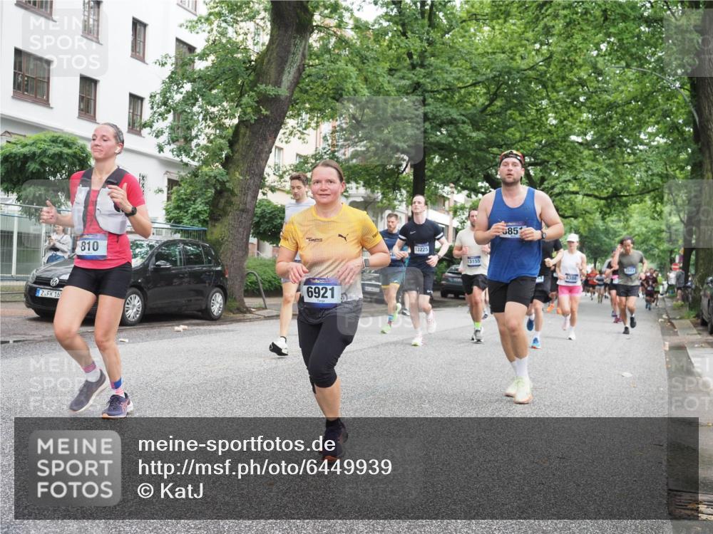 30.06.2024 - hella hamburg halbmarathon KatJ http://msf.ph/oto/6449939 30.06.2024 10:41:27 Laufen KM 15 640, 732, 759, 761, 810, 1086, 1690, 2015, 2135, 2191, 2543, 2569, 3006, 3008, 3118, 3503, 4126, 4325, 4929, 5030, 5049, 5558, 5779, 5992, 6287, 6386, 6740, 6921, 7342, 7347, 7578, 7603, 7739, 8009, 8184, 8410, 8648, 8851, 9352, 9765, 10024, 10205, 10393, 10636, 10723, 10771, 10777, 10809, 11035, 11094, 11198, 11633, 11634, 12013, 12212, 13154, 13155, 13225, 13359, 13372 meine-sportfotos.de