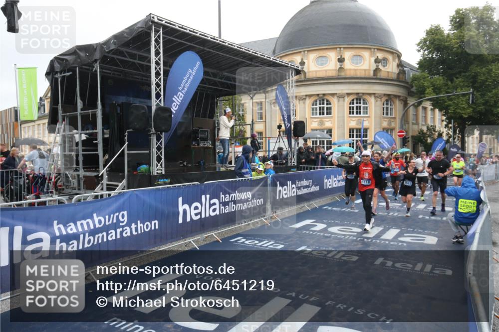 30.06.2024 - hella hamburg halbmarathon Michael Strokosch http://msf.ph/oto/6451219 30.06.2024 12:25:54 Ziel 601, 705, 706, 1118, 2553, 2913, 4169, 4801, 7443, 7799, 8056 meine-sportfotos.de
