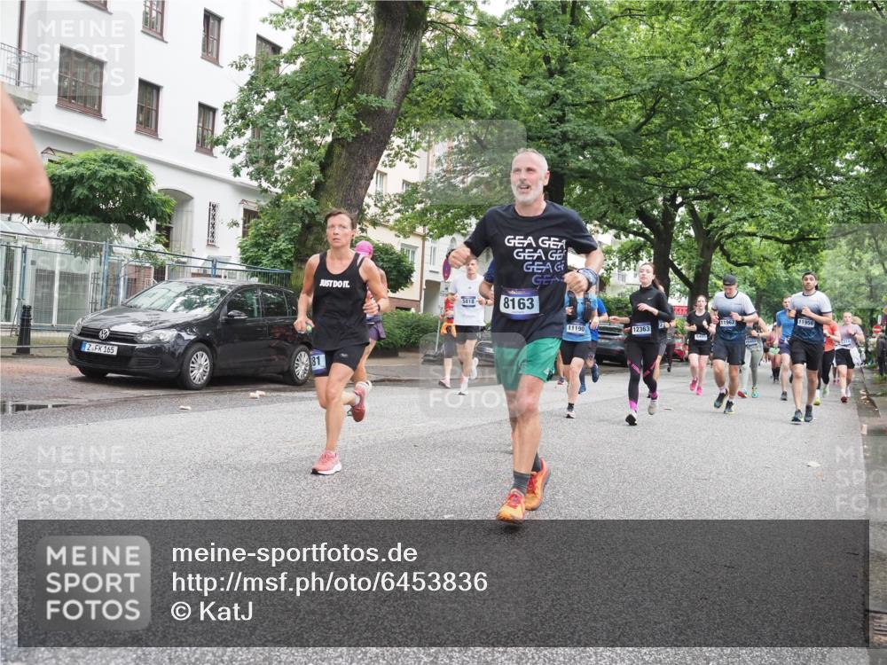 30.06.2024 - hella hamburg halbmarathon KatJ http://msf.ph/oto/6453836 30.06.2024 10:42:05 Laufen KM 15 578, 712, 2239, 2578, 2672, 3009, 3650, 4019, 4031, 4297, 4381, 4442, 4856, 4927, 5106, 5278, 5316, 5459, 5460, 5814, 5818, 5860, 6212, 6518, 6822, 6900, 8041, 8163, 8677, 8761, 9262, 9484, 9941, 10269, 10350, 10402, 11190, 11956, 11962, 12057, 12189, 12363 meine-sportfotos.de