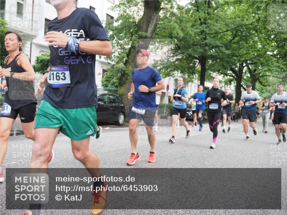 30.06.2024 - hella hamburg halbmarathon KatJ http://msf.ph/oto/6453903 30.06.2024 10:42:06 Laufen KM 15 578, 712, 2239, 2578, 2672, 3009, 3650, 4019, 4031, 4297, 4381, 4386, 4442, 4856, 4927, 5106, 5278, 5316, 5459, 5460, 5814, 5818, 5860, 6212, 6518, 6822, 6900, 8041, 8163, 9262, 9484, 9941, 10269, 10350, 10402, 11190, 11956, 11962, 12057, 12189, 12363 meine-sportfotos.de