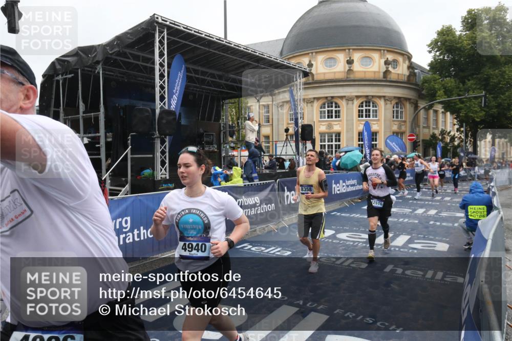 30.06.2024 - hella hamburg halbmarathon Michael Strokosch http://msf.ph/oto/6454645 30.06.2024 12:26:52 Ziel 3737, 4906, 4940, 5010, 7037, 8139, 8358, 10258, 10372, 12516 meine-sportfotos.de