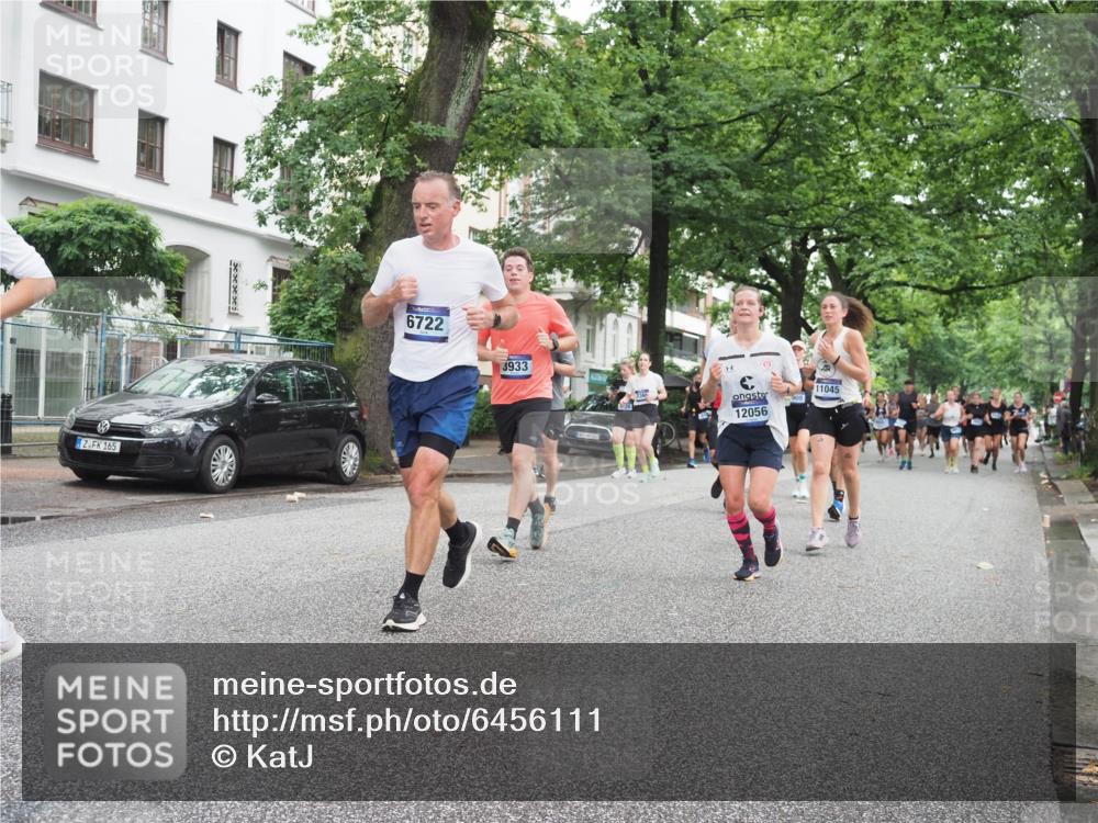 30.06.2024 - hella hamburg halbmarathon KatJ http://msf.ph/oto/6456111 30.06.2024 10:42:34 Laufen KM 15 848, 903, 1082, 1308, 1395, 1758, 2141, 2144, 2159, 2366, 2367, 2762, 3007, 3126, 3496, 3862, 3933, 3939, 4773, 4777, 5057, 5745, 6174, 6409, 6562, 6583, 6722, 6739, 6816, 6846, 6914, 7637, 7686, 7732, 8001, 8086, 8596, 9399, 9909, 9935, 10068, 10675, 11045, 11201, 11824, 11954, 12056, 12185, 13203, 13286 meine-sportfotos.de