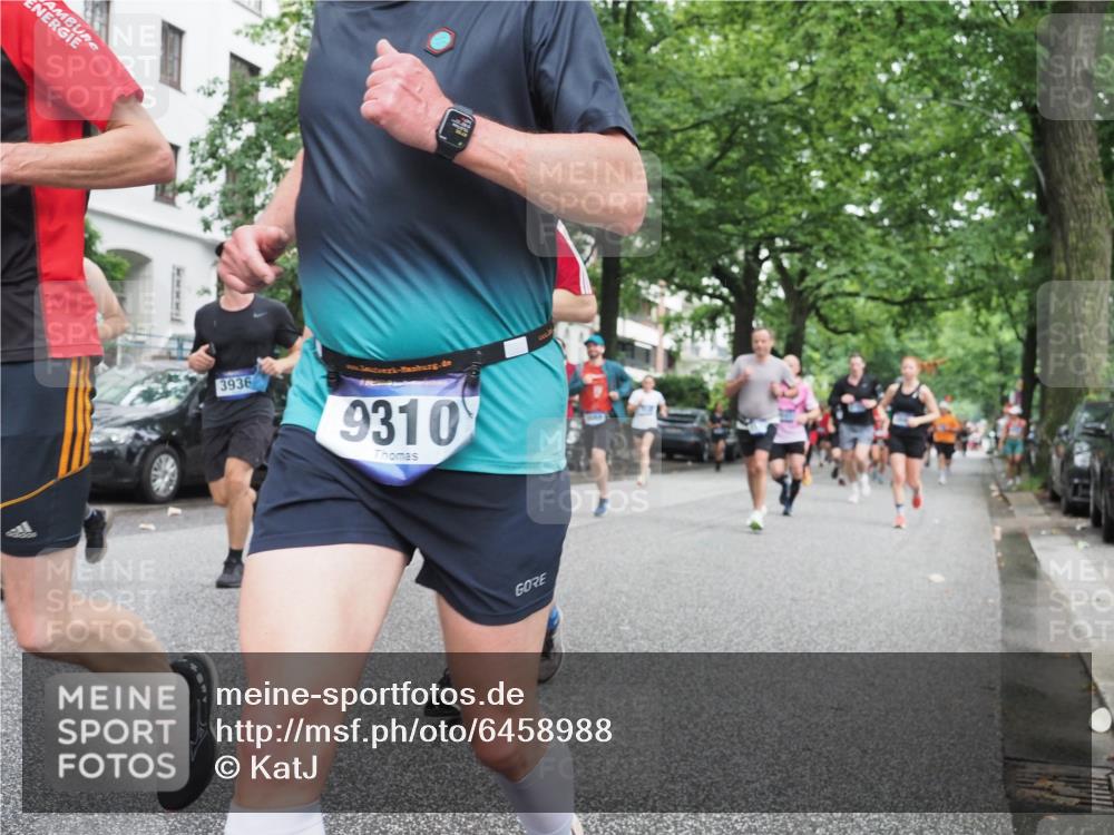 30.06.2024 - hella hamburg halbmarathon KatJ http://msf.ph/oto/6458988 30.06.2024 10:43:13 Laufen KM 15 958, 1135, 1179, 1237, 1309, 1378, 2005, 2189, 2224, 2830, 3133, 3135, 3556, 3835, 3836, 3846, 3847, 3936, 4652, 4915, 5338, 5899, 6054, 6606, 6701, 7133, 7135, 7197, 7850, 8222, 8311, 8409, 8440, 8791, 9310, 9437, 9925, 10037, 10517, 10518, 10960, 11021, 11098, 11669, 11714, 11715, 11910, 11990, 12224, 12325, 12326, 12401, 13009, 13465 meine-sportfotos.de