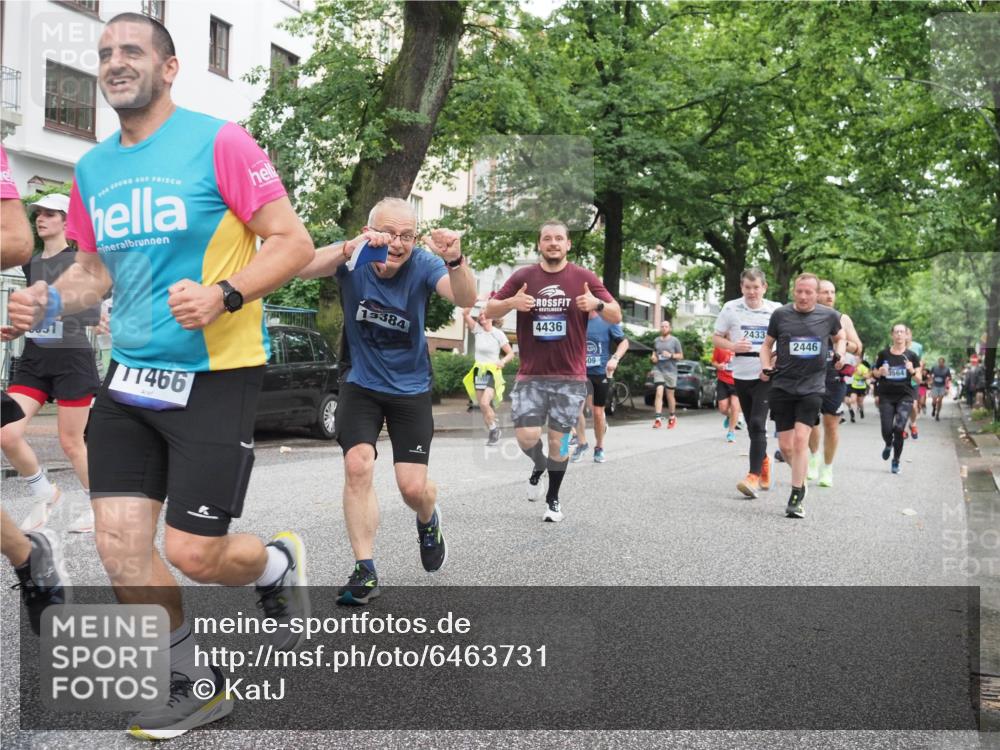 30.06.2024 - hella hamburg halbmarathon KatJ http://msf.ph/oto/6463731 30.06.2024 10:44:04 Laufen KM 15 509, 535, 728, 965, 2433, 2446, 2773, 3100, 3391, 3564, 3738, 3941, 4436, 4593, 4595, 5155, 5156, 5734, 5737, 6150, 6955, 6956, 7018, 7116, 7243, 8455, 8619, 9643, 10075, 10826, 11300, 11324, 11325, 11466, 11479, 11495, 11718, 12175, 12340, 13035, 13384, 13472 meine-sportfotos.de