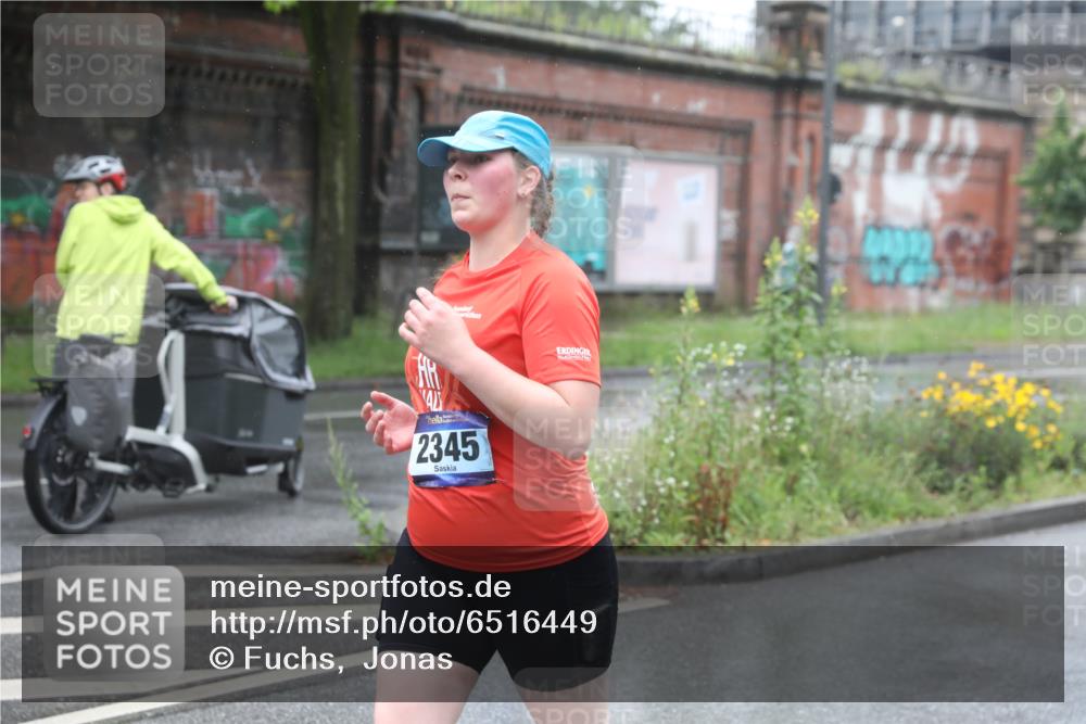 30.06.2024 - hella hamburg halbmarathon Fuchs,  Jonas http://msf.ph/oto/6516449 30.06.2024 12:24:58 20KM 2345, 2487, 2679, 4996, 6265, 9267, 9702, 10800 meine-sportfotos.de