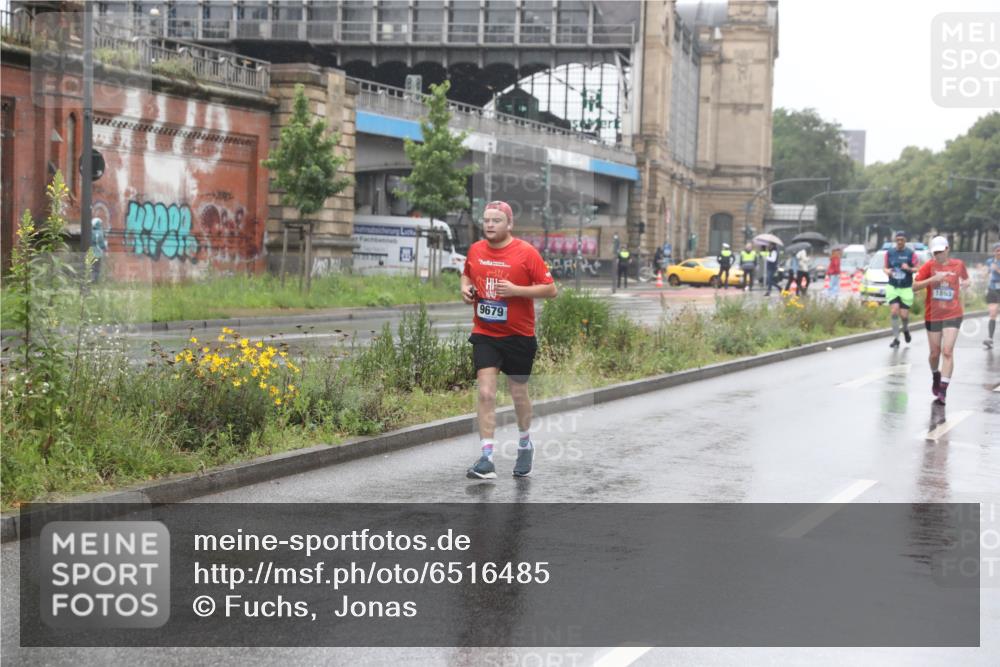 30.06.2024 - hella hamburg halbmarathon Fuchs,  Jonas http://msf.ph/oto/6516485 30.06.2024 12:24:59 20KM 2345, 2487, 2679, 4996, 6265, 9267, 9702, 10800 meine-sportfotos.de