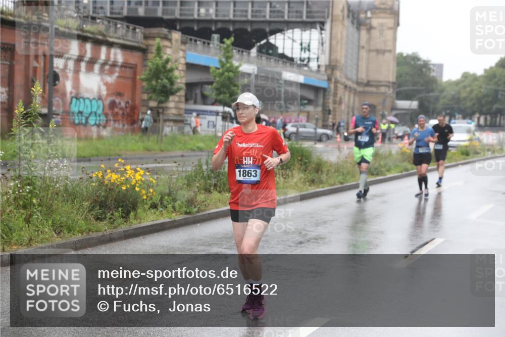 30.06.2024 - hella hamburg halbmarathon Fuchs,  Jonas http://msf.ph/oto/6516522 30.06.2024 12:25:05 20KM 2345, 2487, 4996, 6265, 6608, 6609, 9267, 9702, 10800 meine-sportfotos.de