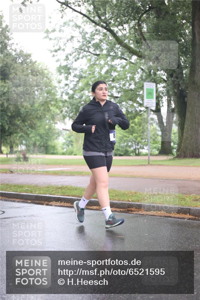 30.06.2024 - hella hamburg halbmarathon H.Heesch http://msf.ph/oto/6521595 30.06.2024 12:26:11 Zwischen KM18-KM19 823, 2540, 2550, 7864, 11102, 12116, 13206 meine-sportfotos.de