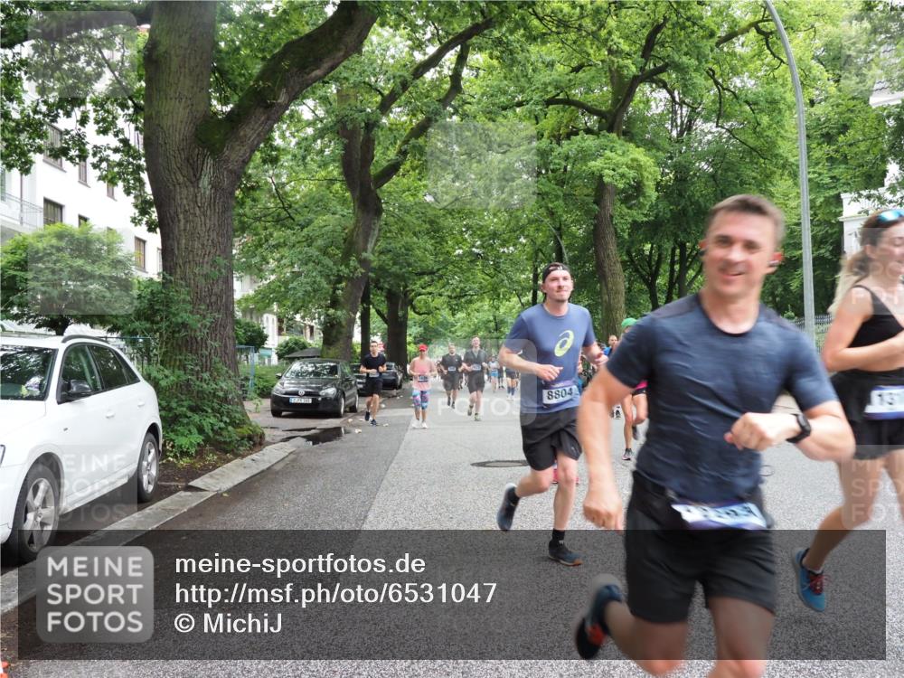 30.06.2024 - hella hamburg halbmarathon MichiJ http://msf.ph/oto/6531047 30.06.2024 11:12:47 Laufen KM 15 1461, 1463, 2143, 4360, 5625, 6625, 6726, 8365, 8804, 8854, 9341, 9700, 11037, 11310, 12293 meine-sportfotos.de
