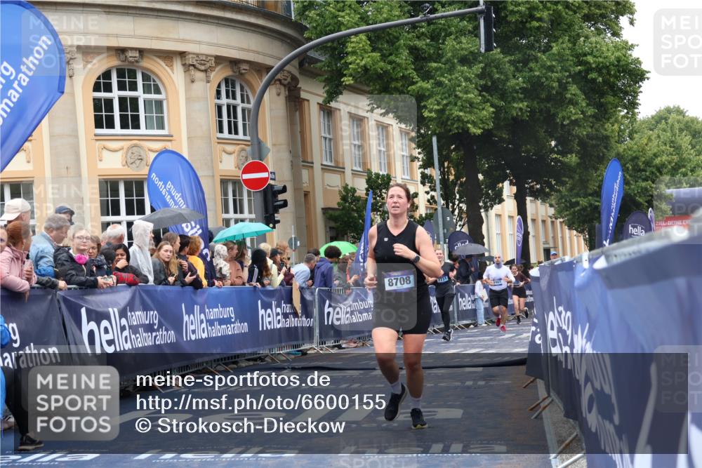 30.06.2024 - hella hamburg halbmarathon Strokosch-Dieckow http://msf.ph/oto/6600155 30.06.2024 12:26:13 Ziel 2571, 4919, 5019, 5540, 7731, 8179, 8517, 8708, 9011, 9967, 10463, 11864 meine-sportfotos.de