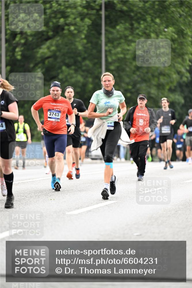 30.06.2024 - hella hamburg halbmarathon Dr. Thomas Lammeyer http://msf.ph/oto/6604231 30.06.2024 10:43:33 Kennedybrücke 635, 1484, 1614, 1827, 2920, 3136, 3623, 3743, 3855, 3943, 3944, 3955, 4513, 4751, 4753, 4897, 5544, 5770, 5896, 5926, 6261, 6334, 6455, 6577, 6578, 6731, 6732, 6802, 7079, 7260, 7266, 7687, 7688, 7870, 7972, 8235, 8281, 8866, 10063, 11625, 12066, 13209, 13345, 13358 meine-sportfotos.de
