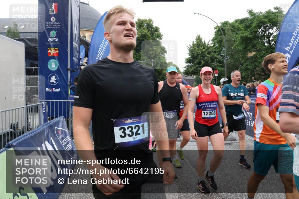 30.06.2024 - hella hamburg halbmarathon Lena Gebhardt http://msf.ph/oto/6642195 30.06.2024 11:11:20 Ziel 851, 1011, 1538, 2595, 3321, 4158, 4327, 4334, 5005, 5117, 5730, 6202, 7052, 7243, 8184, 8384, 8903, 8961, 9031, 9869, 10532, 10535, 10661, 11238, 11867, 12288, 12290, 13174, 13184, 13270 meine-sportfotos.de