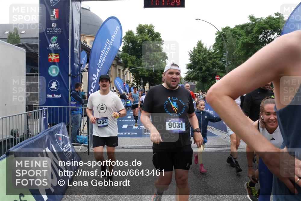 30.06.2024 - hella hamburg halbmarathon Lena Gebhardt http://msf.ph/oto/6643461 30.06.2024 11:11:27 Ziel 538, 831, 851, 1538, 2595, 4258, 4327, 5117, 6173, 6202, 7233, 7466, 7482, 8035, 8037, 8156, 8158, 8184, 8384, 8903, 9031, 9891, 9905, 10532, 10535, 11140, 12554, 13174, 13184, 13270 meine-sportfotos.de