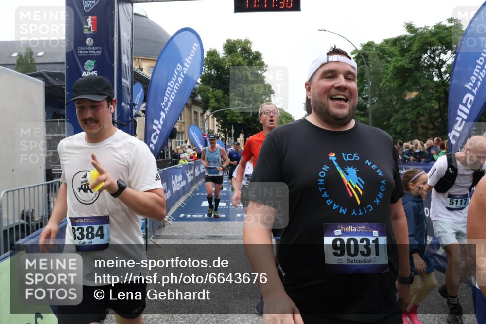 30.06.2024 - hella hamburg halbmarathon Lena Gebhardt http://msf.ph/oto/6643676 30.06.2024 11:11:28 Ziel 538, 831, 851, 1538, 3599, 4258, 4327, 5117, 6173, 6202, 7233, 7466, 7482, 8035, 8037, 8156, 8158, 8184, 8384, 8903, 9031, 9891, 9905, 11140, 11387, 12554, 13174, 13184, 13270 meine-sportfotos.de