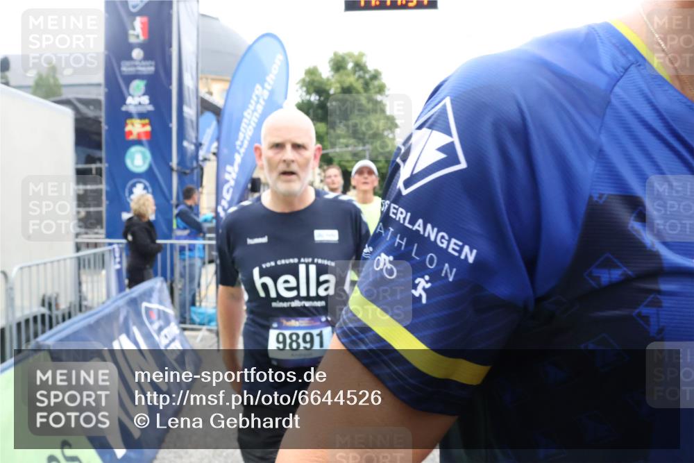 30.06.2024 - hella hamburg halbmarathon Lena Gebhardt http://msf.ph/oto/6644526 30.06.2024 11:11:33 Ziel 538, 688, 703, 831, 3599, 4258, 6173, 7233, 7466, 7482, 8035, 8037, 8146, 8147, 8156, 8158, 9388, 9891, 9905, 10270, 10315, 11140, 11387, 11660, 12554 meine-sportfotos.de