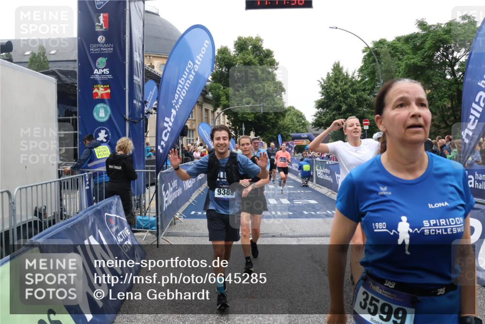 30.06.2024 - hella hamburg halbmarathon Lena Gebhardt http://msf.ph/oto/6645285 30.06.2024 11:11:37 Ziel 538, 688, 703, 831, 3108, 3114, 3599, 4845, 5250, 7233, 7466, 7482, 8146, 8147, 9388, 10237, 10270, 10315, 11140, 11387, 11660, 12396, 12554, 12556 meine-sportfotos.de