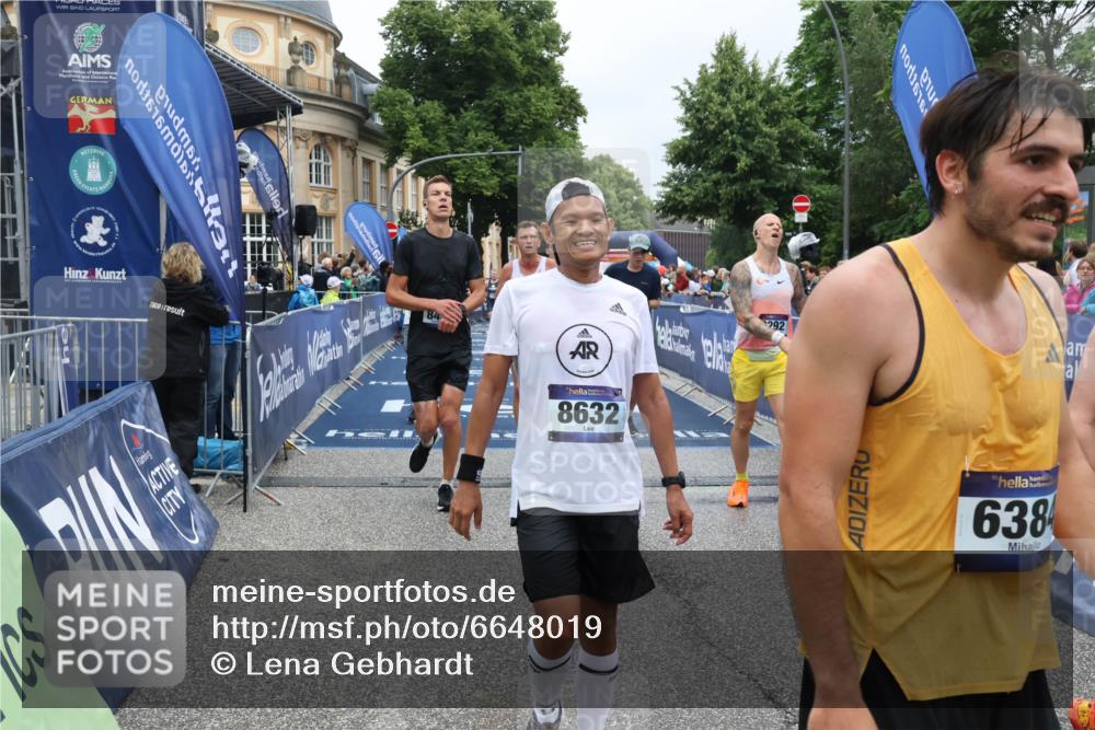 30.06.2024 - hella hamburg halbmarathon Lena Gebhardt http://msf.ph/oto/6648019 30.06.2024 10:40:55 Ziel 1248, 1777, 2286, 2292, 3761, 4789, 5849, 6384, 6702, 7598, 7929, 8068, 8436, 8632, 10292 meine-sportfotos.de