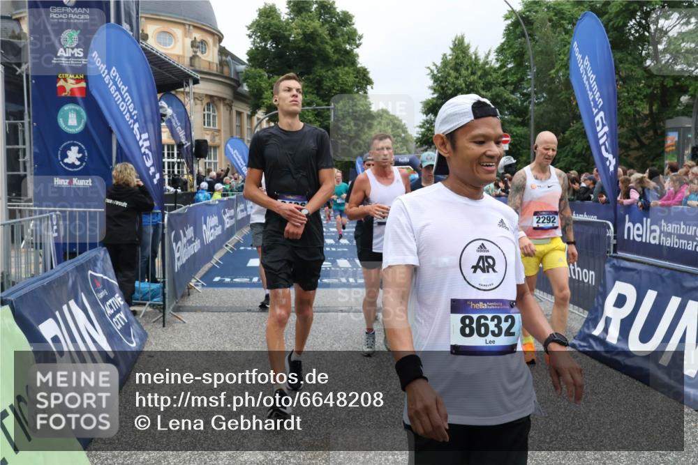30.06.2024 - hella hamburg halbmarathon Lena Gebhardt http://msf.ph/oto/6648208 30.06.2024 10:40:56 Ziel 1248, 1777, 2286, 2292, 3761, 4789, 5849, 6384, 6702, 7598, 8068, 8436, 8632, 10292 meine-sportfotos.de
