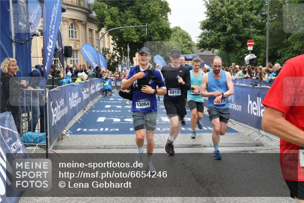 30.06.2024 - hella hamburg halbmarathon Lena Gebhardt http://msf.ph/oto/6654246 30.06.2024 10:41:31 Ziel 2960, 5147, 5476, 5940, 6273, 6910, 7440, 7453, 7777, 7865, 9109, 9282, 9755, 9989, 10249, 10921, 11810, 12537, 13013, 13064 meine-sportfotos.de