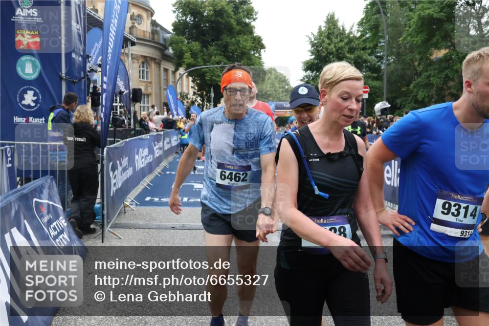 30.06.2024 - hella hamburg halbmarathon Lena Gebhardt http://msf.ph/oto/6655327 30.06.2024 11:12:43 Ziel 1691, 2872, 4988, 5211, 5779, 6054, 6302, 6327, 6462, 6463, 7651, 7702, 8213, 8663, 9144, 9314, 9371, 9503, 9977, 11416, 11480, 12236 meine-sportfotos.de