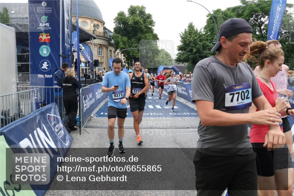 30.06.2024 - hella hamburg halbmarathon Lena Gebhardt http://msf.ph/oto/6655865 30.06.2024 11:12:47 Ziel 1691, 2728, 2872, 5091, 5211, 5779, 6302, 6327, 6462, 6463, 7702, 8213, 8663, 9144, 9371, 11416, 11480, 11927, 12158, 12533, 13223 meine-sportfotos.de
