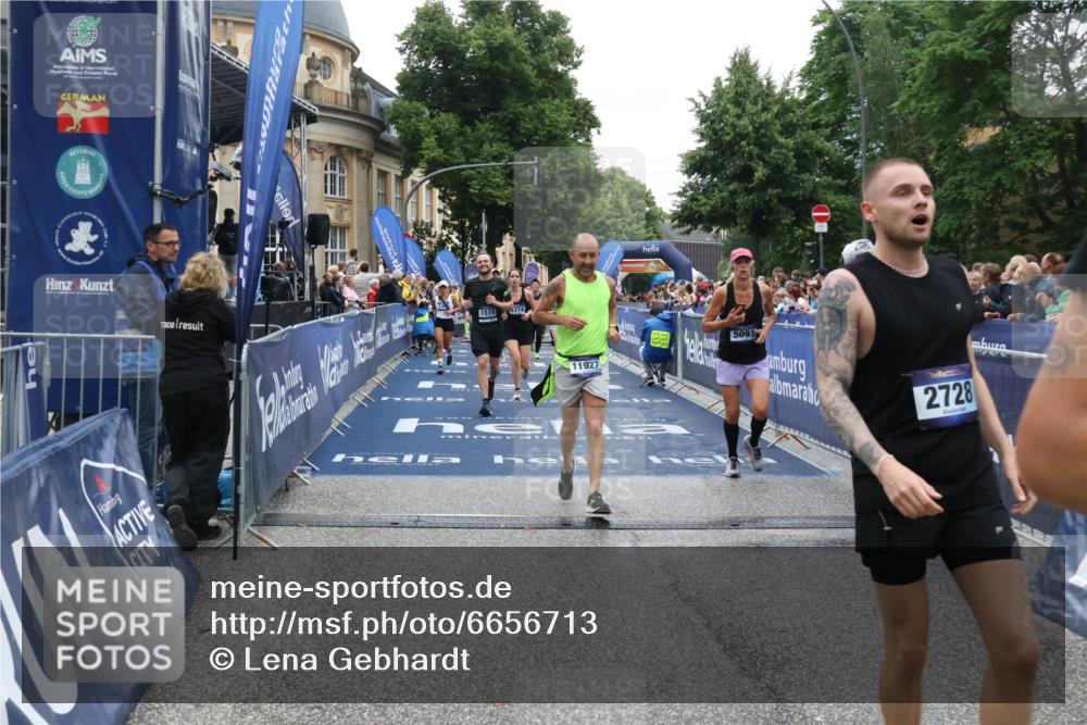 30.06.2024 - hella hamburg halbmarathon Lena Gebhardt http://msf.ph/oto/6656713 30.06.2024 11:12:53 Ziel 985, 1372, 1386, 1515, 1691, 2728, 5091, 8217, 8374, 8663, 9038, 9144, 10280, 11416, 11480, 11927, 12158, 12533, 13223 meine-sportfotos.de